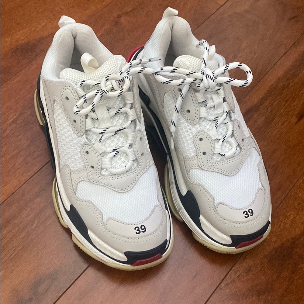 Men's White and Black Sneakers